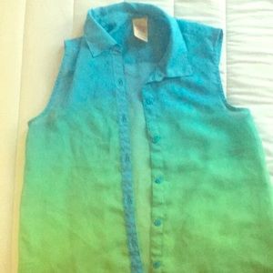 Sleeveless, shirt. With collar, Ombré blue green.